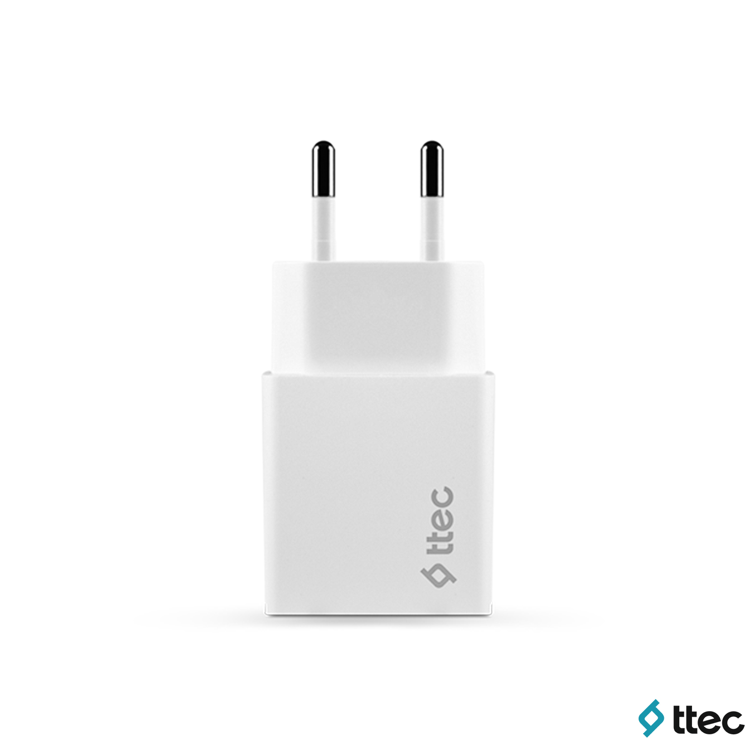 İki pinli ve Ttec logolu beyaz güç adaptörü.