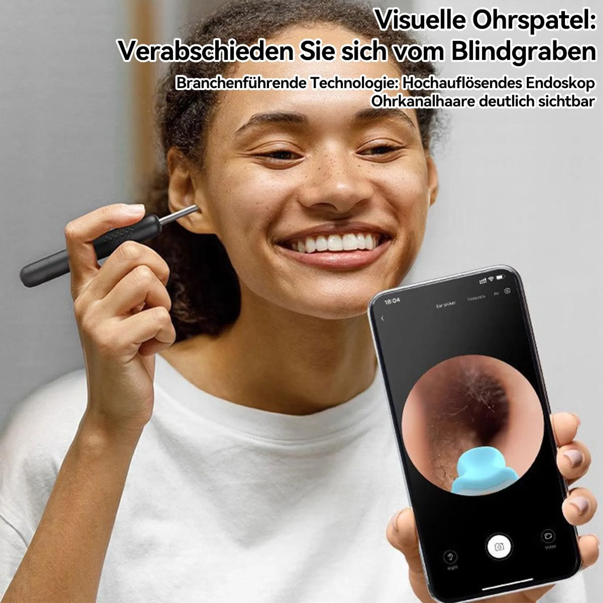 Eine Frau benutzt ein digitales Ohrenreiniger-Werkzeug, das mit einem Smartphone verbunden ist.