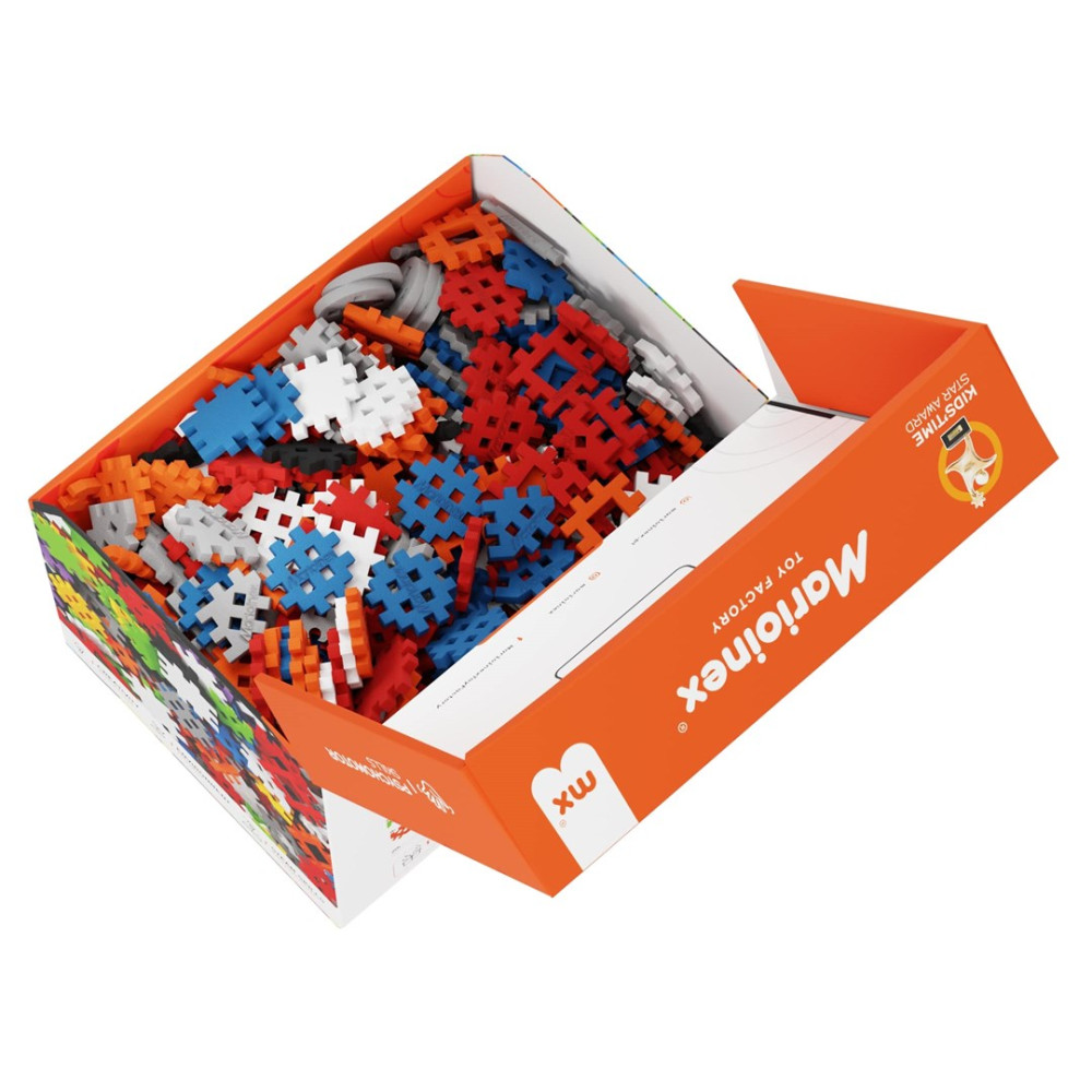 Otwarty pomarańczowy karton wypełniony kolorowymi klockami Mari-Nex.