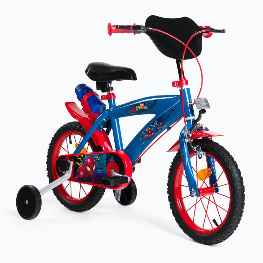 Una bicicleta infantil azul y roja temática de Spider-Man con ruedas de entrenamiento.