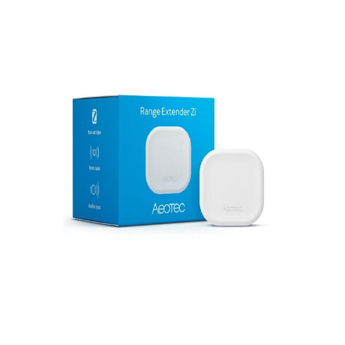Un Aeotec Range Extender Zi bianco accanto alla sua confezione blu.