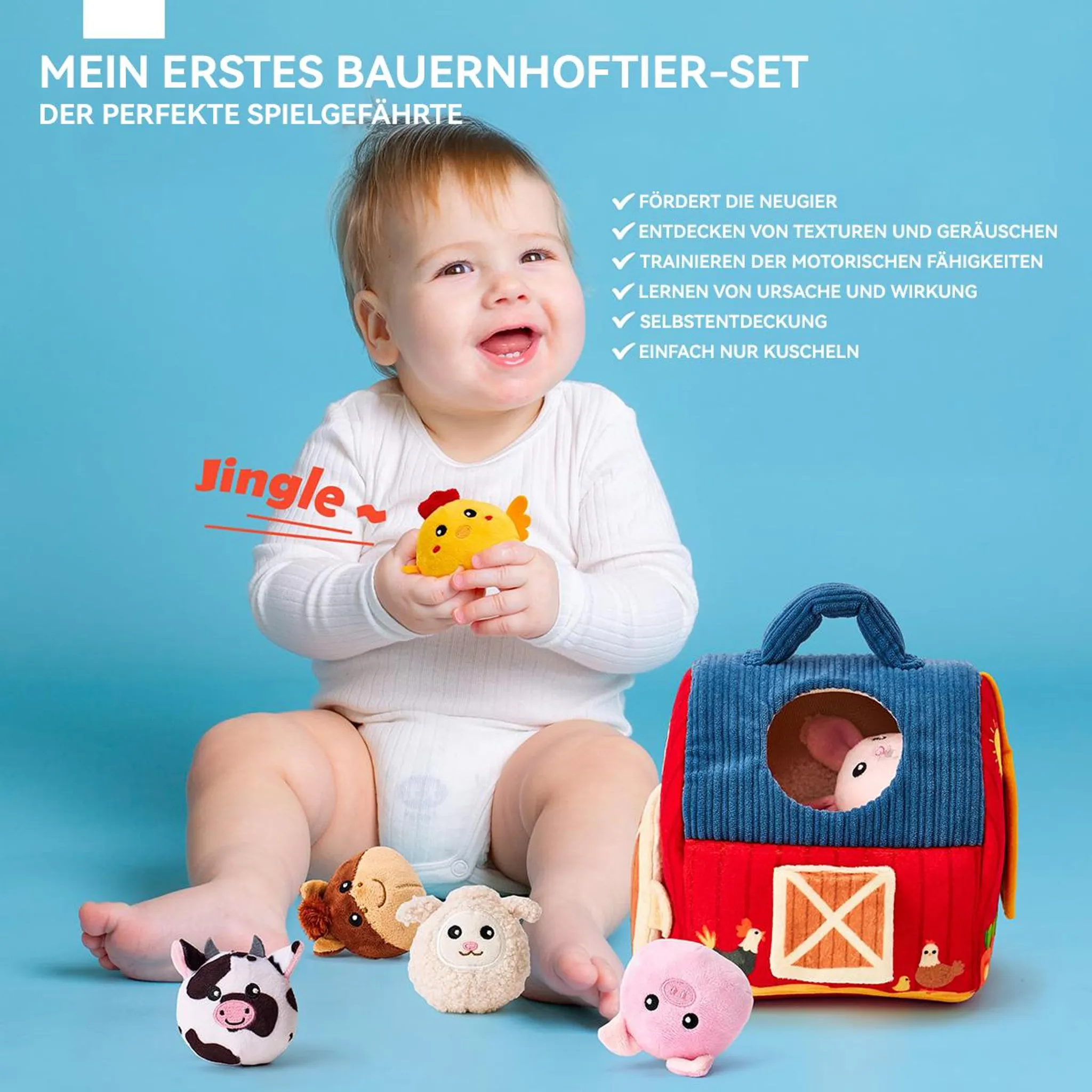 Ein Baby sitzt vor einem Bauernhofspielzeug mit Stofftieren: Kuh, Schaf, Schwein, Huhn und Maus.
