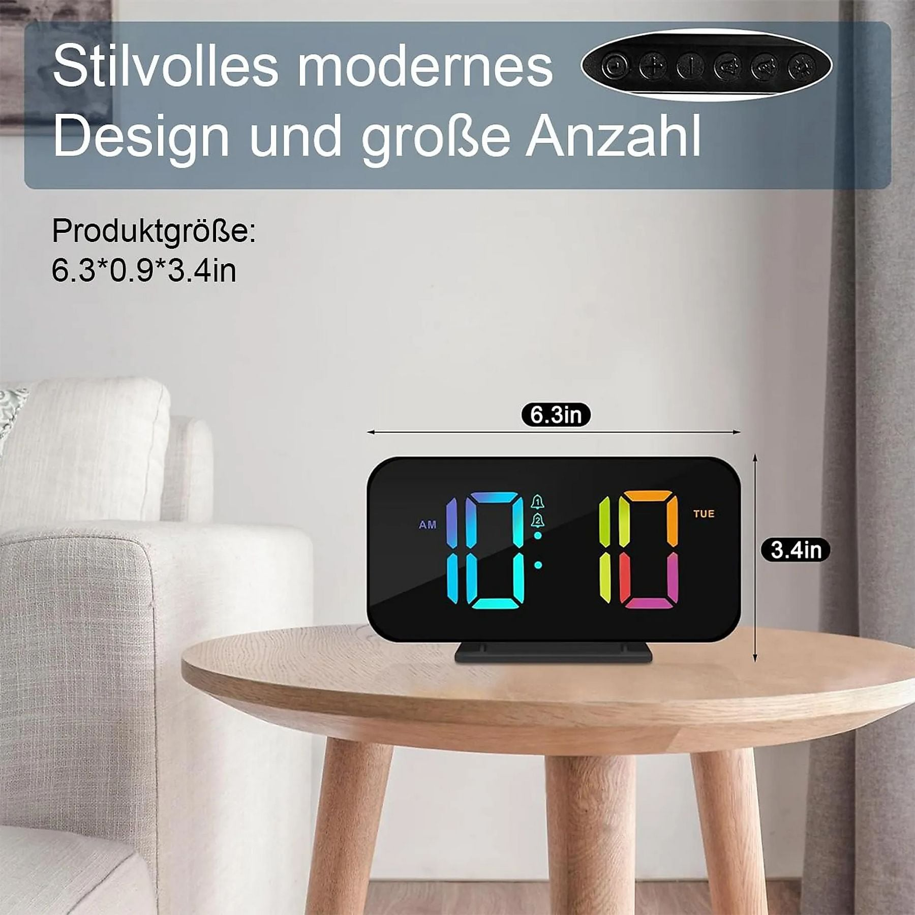 Ein digitaler Wecker mit farbigen Ziffern auf einem Holztisch.