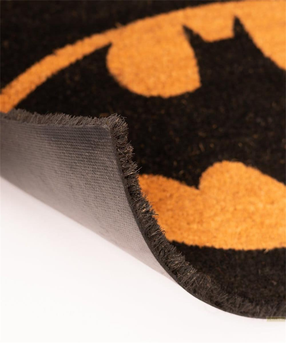 Schwarze Matte mit orangefarbenem Batman-Logo. Die Rückseite ist grau.