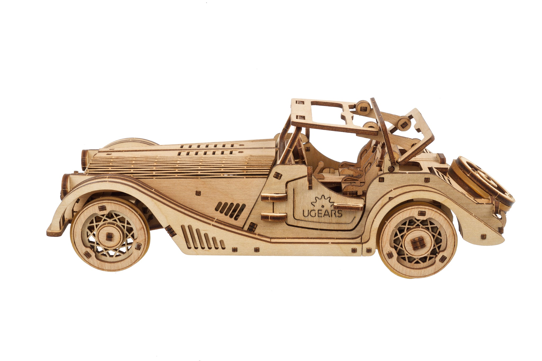 Un modellino di auto in legno con tetto apribile e ruote dettagliate.