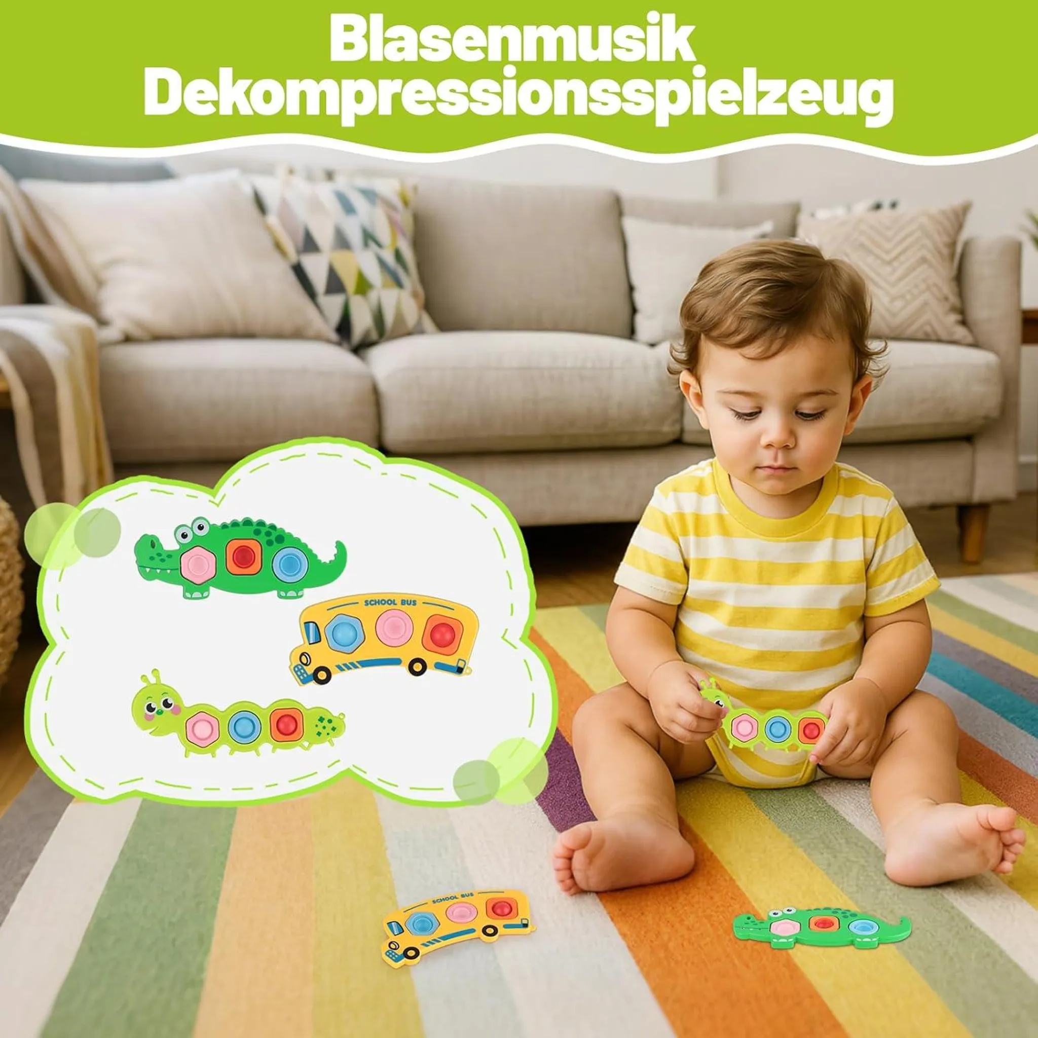 Ein Baby sitzt auf einem bunten Teppich und spielt mit bunten Spielzeugen wie Krokodil, Raupe und Schulbus.