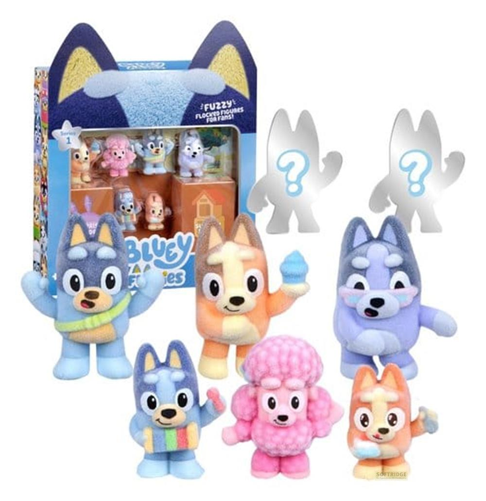 Bluey und Bingo Spielzeug mit beflockten Figuren in Verpackung und Mysteriefiguren.