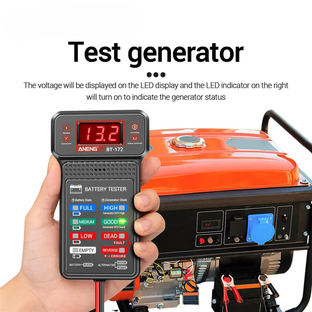 Ein Mann hält einen Batterietester vor einem orangefarbenen Generator.