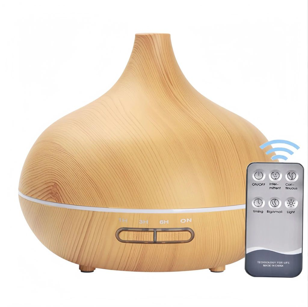 Ein hölzerner Diffusor mit Fernbedienung und Timer-Optionen.