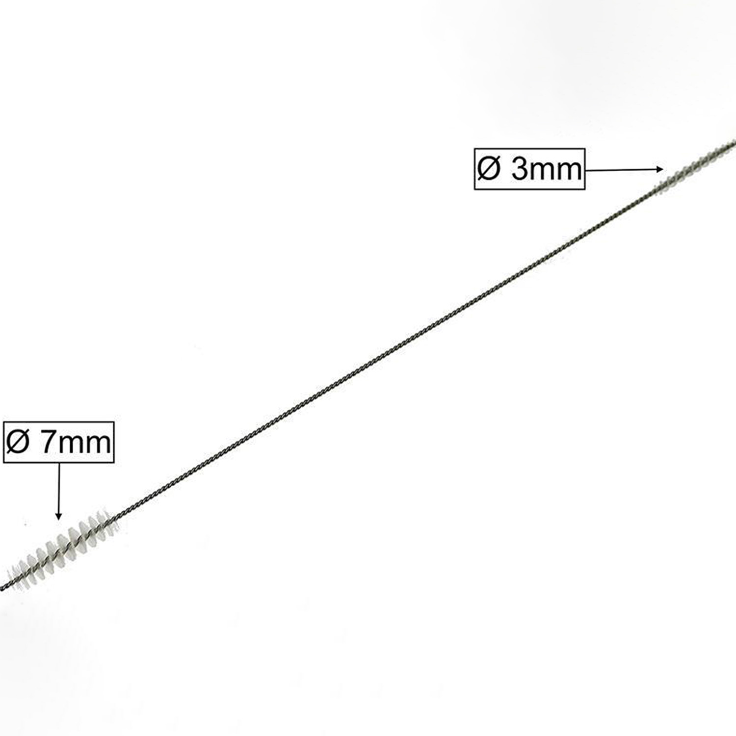 Ein schmaler Drahtreiniger mit Bürstenkopf und Maßen von 7mm und 3mm.