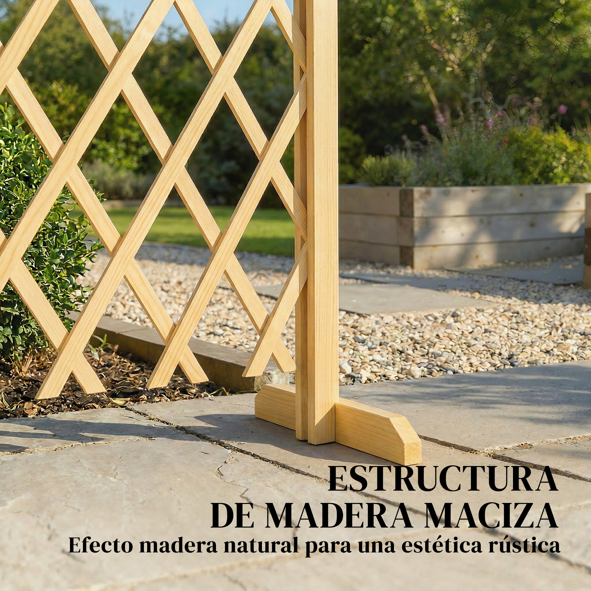 Estructura de celosía de madera sobre baldosas de piedra con plantas.