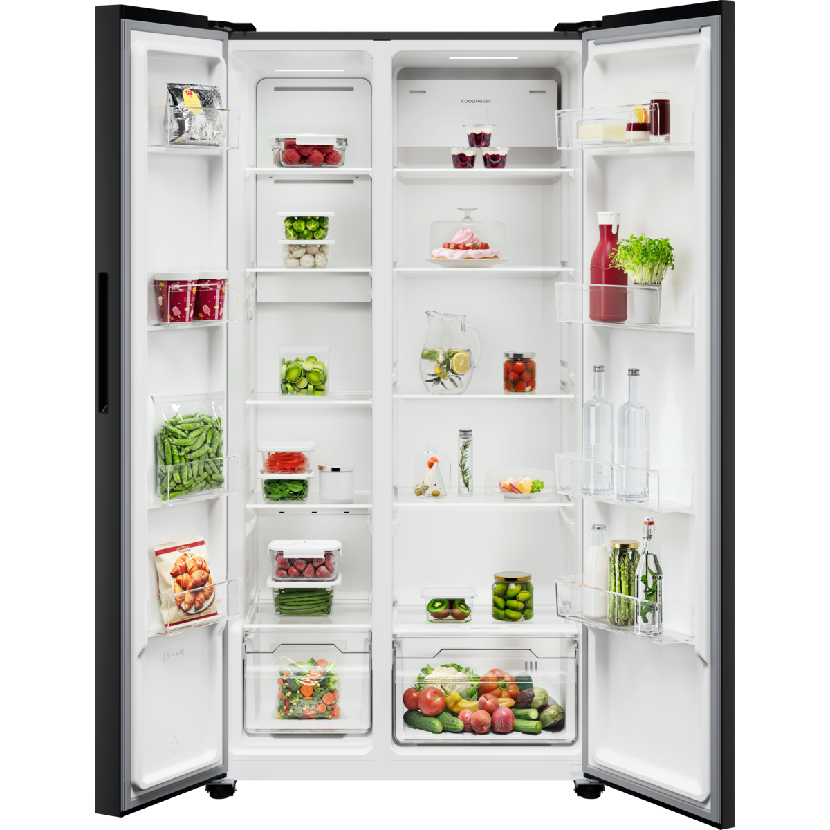 Un refrigerador abierto con estantes y cajones llenos de varios alimentos.