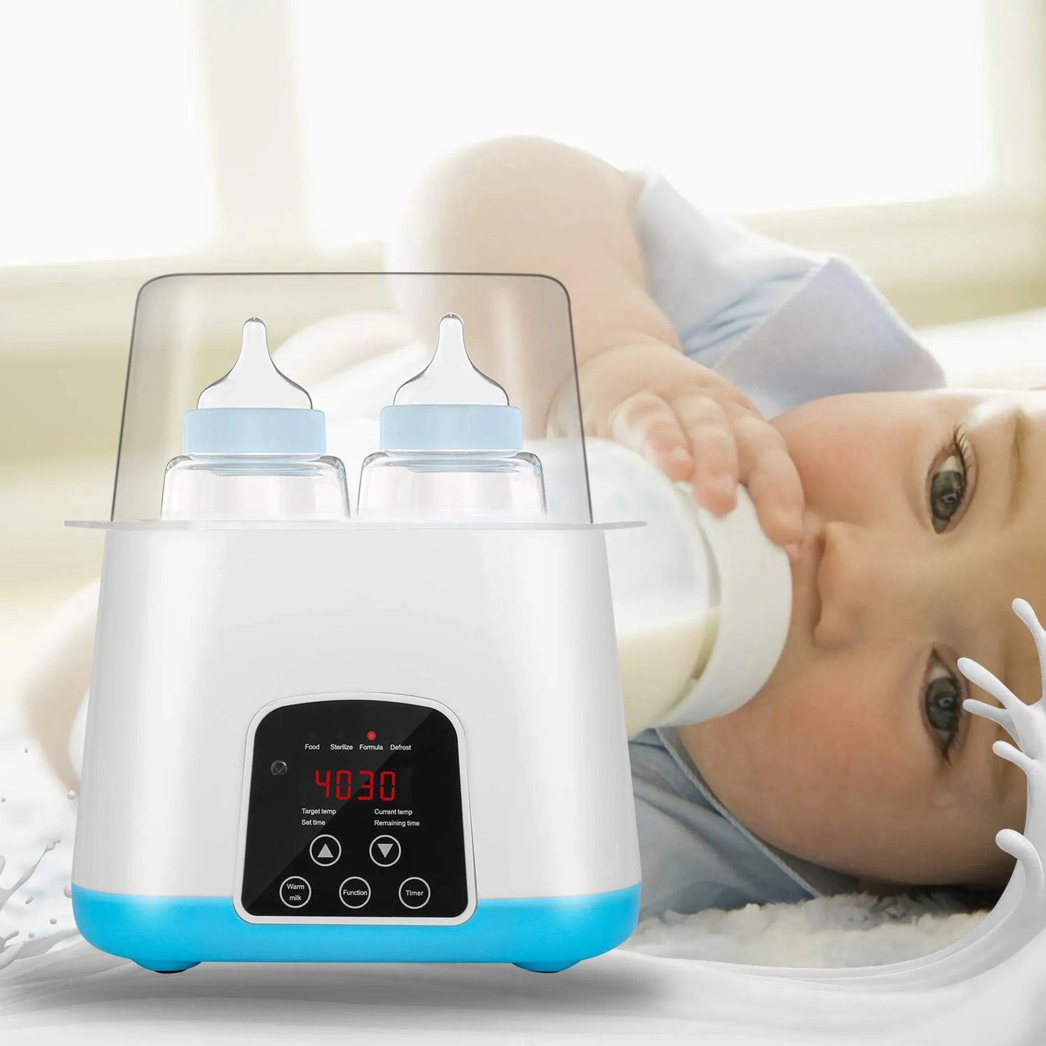 Babyflaschenwärmer mit zwei Flaschen, ein Baby trinkt aus einer Flasche.