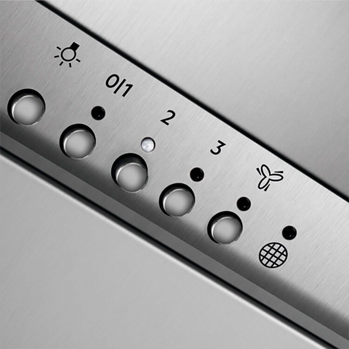 Panel de control de acero inoxidable con botones de luz, ventilador y números.