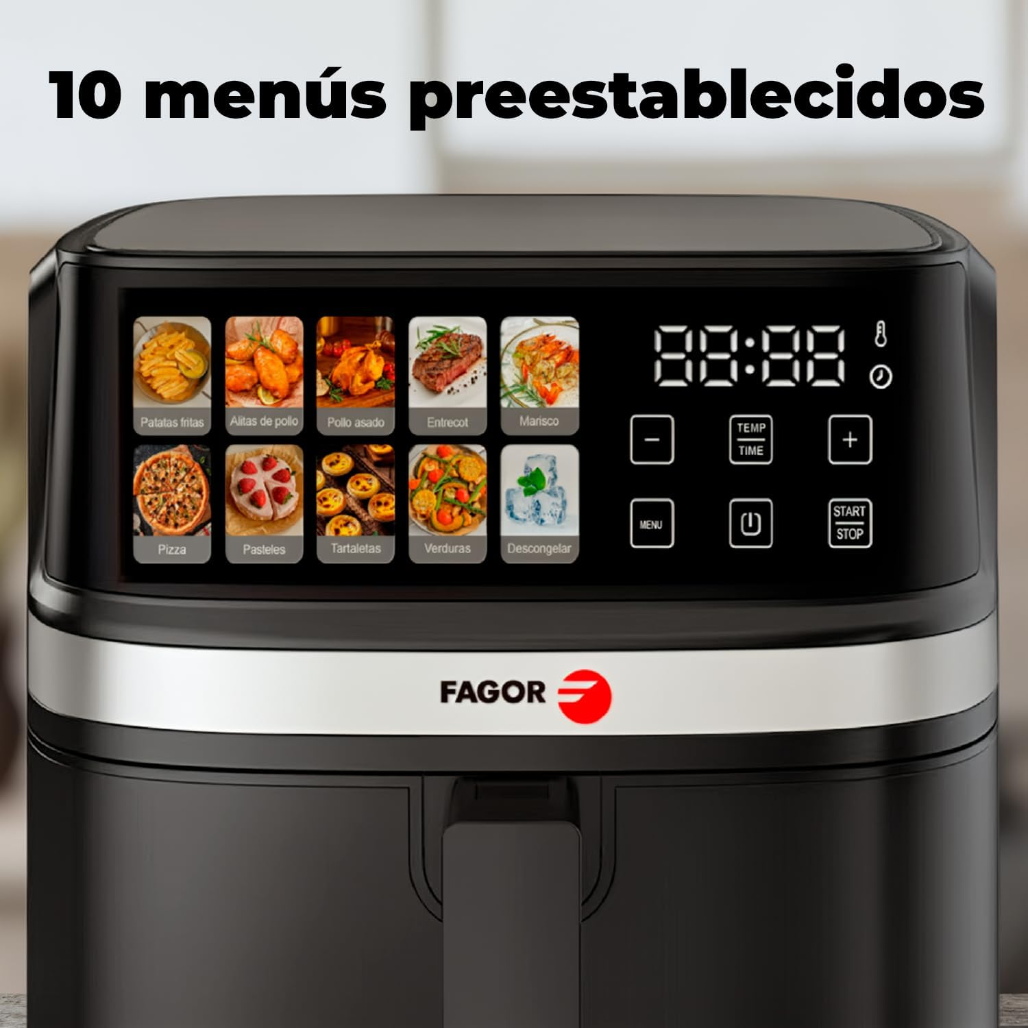 Il display di una friggitrice ad aria mostra 10 menu preimpostati con immagini di cibo e controlli.