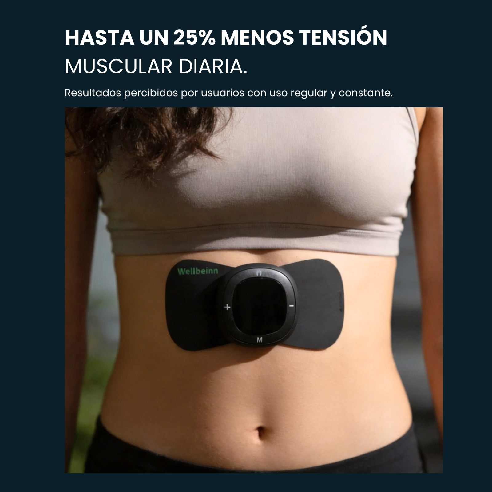 Mujer con dispositivo EMS en el abdomen. Dispositivo negro con pantalla.