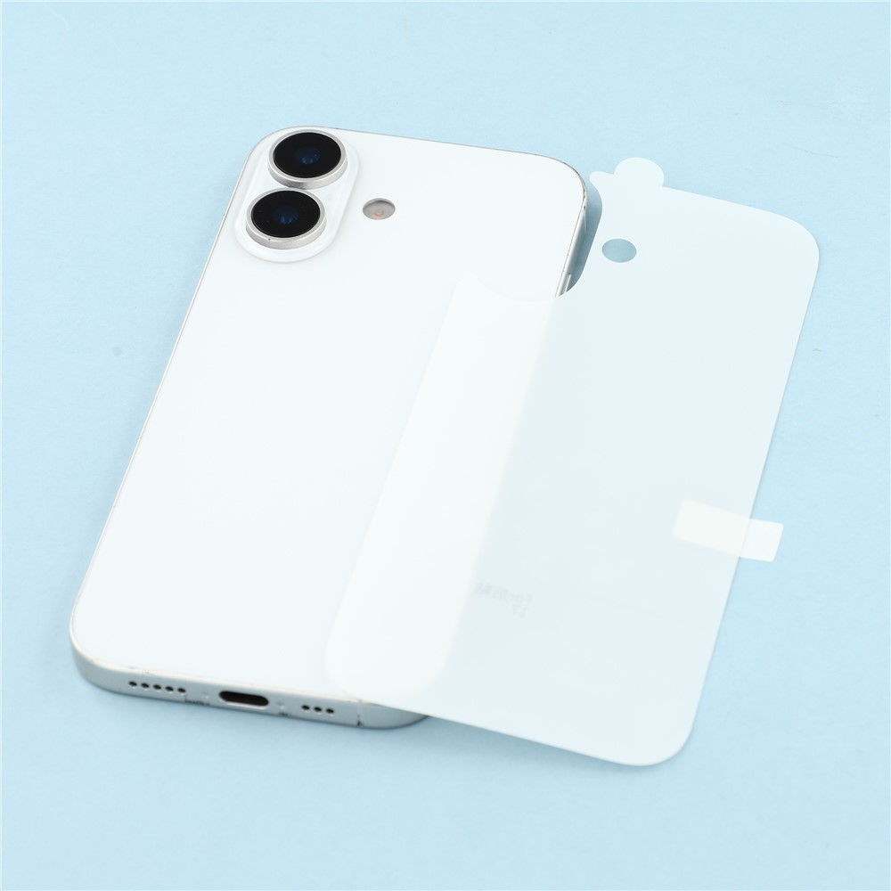Un smartphone blanc avec deux caméras et un protecteur d'écran sur fond bleu.
