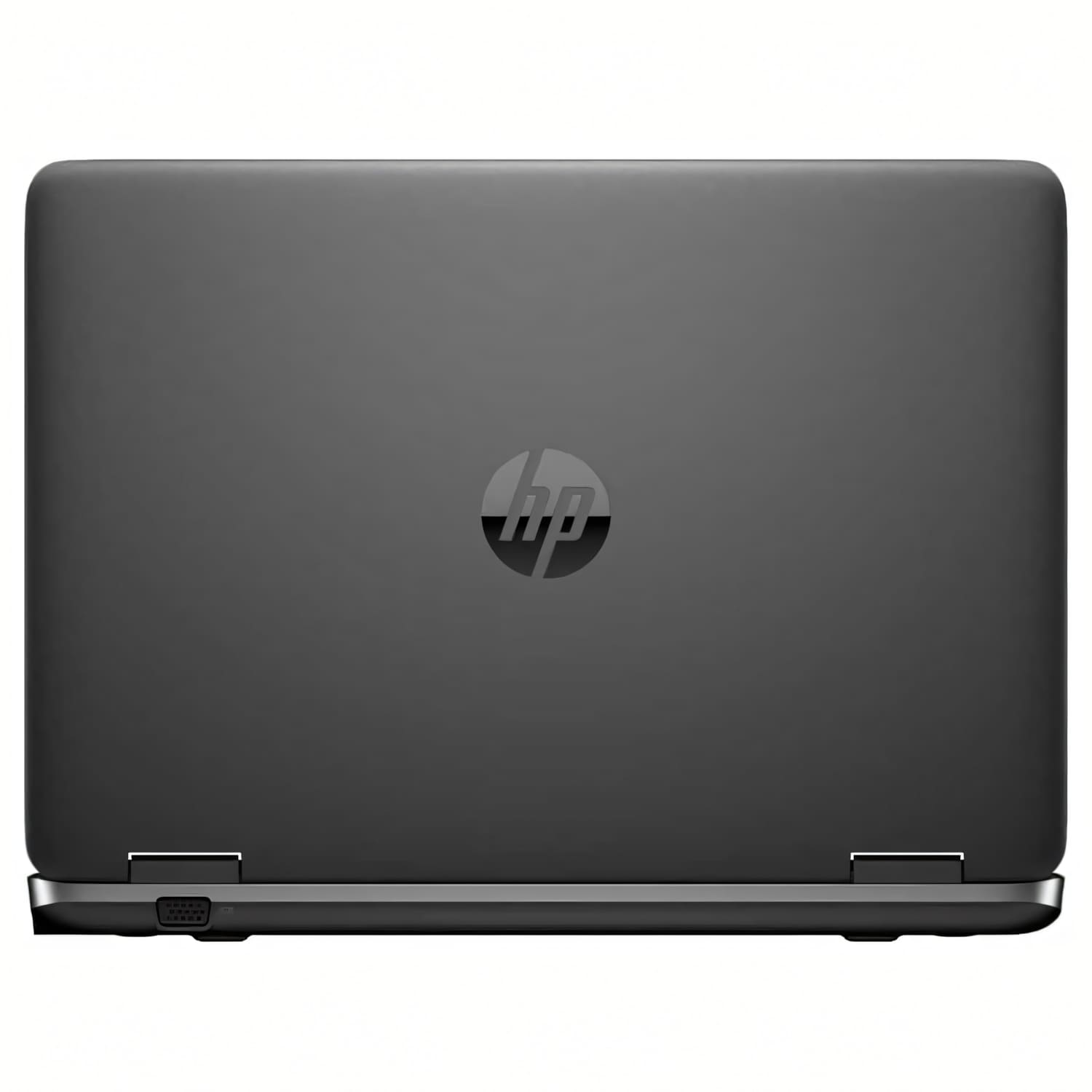 Portátil HP negro cerrado con logo en el centro. Puertos en el borde inferior.