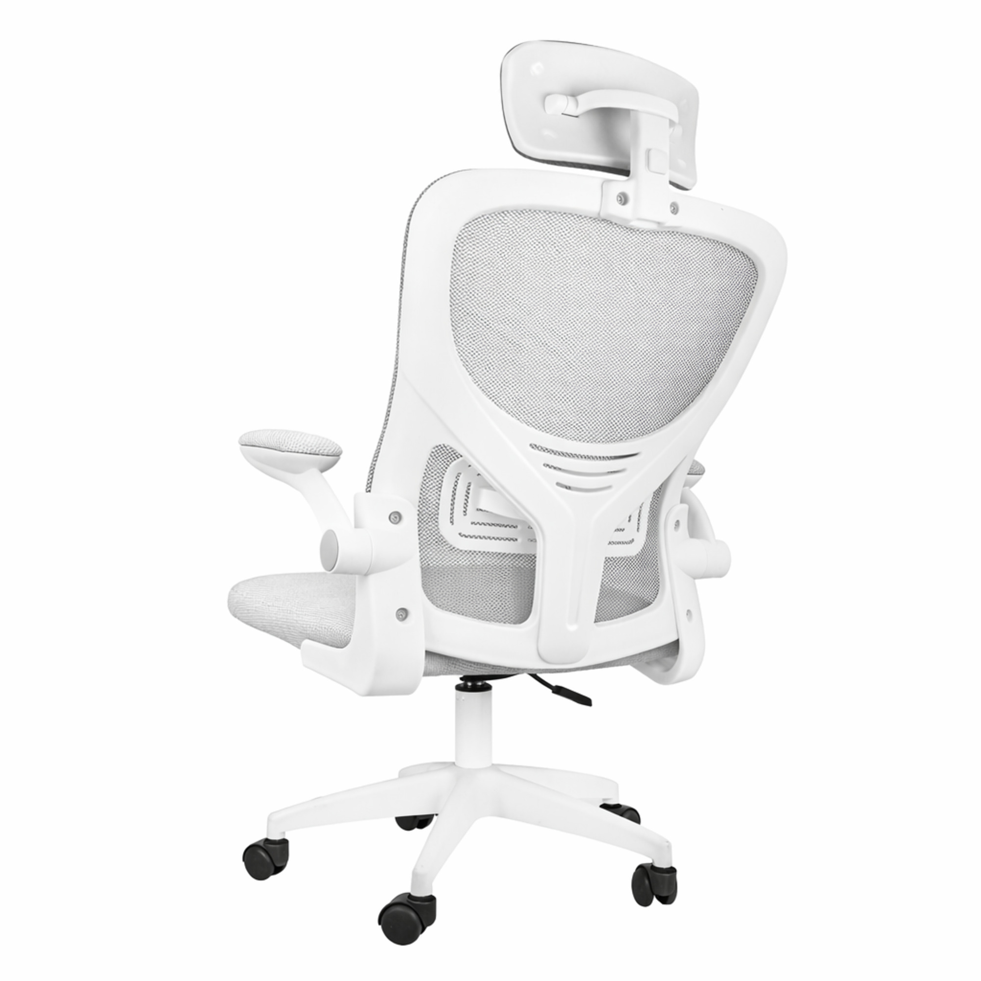 Vista trasera de una silla de oficina blanca con respaldo de malla y reposacabezas.