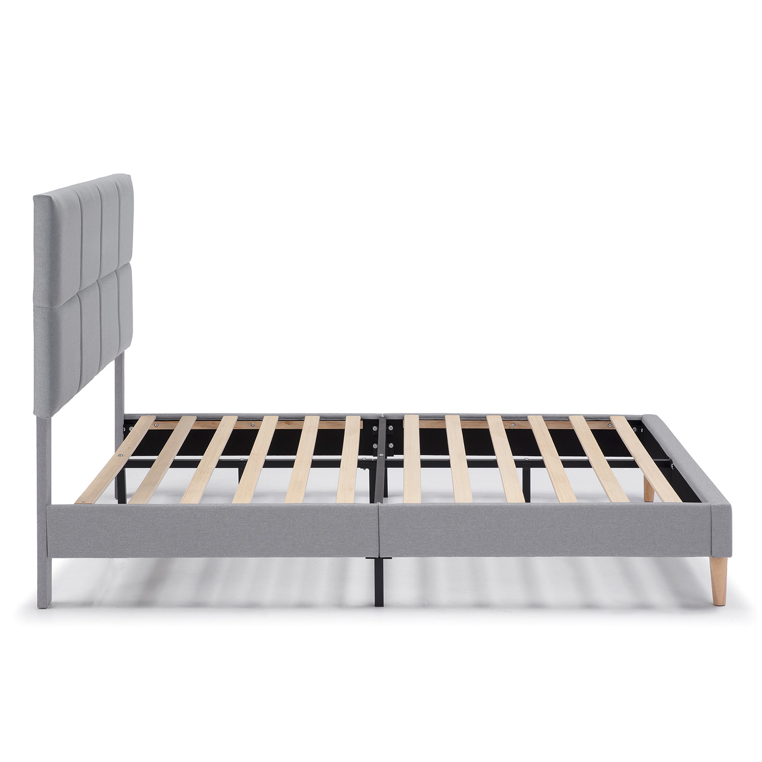 Estructura de cama de tela gris con cabecero tapizado y listones de madera.
