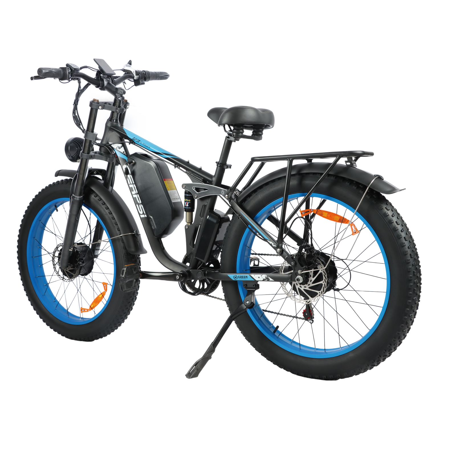 Czarny rower elektryczny z niebieskimi obręczami, bagażnikiem i szerokimi oponami.