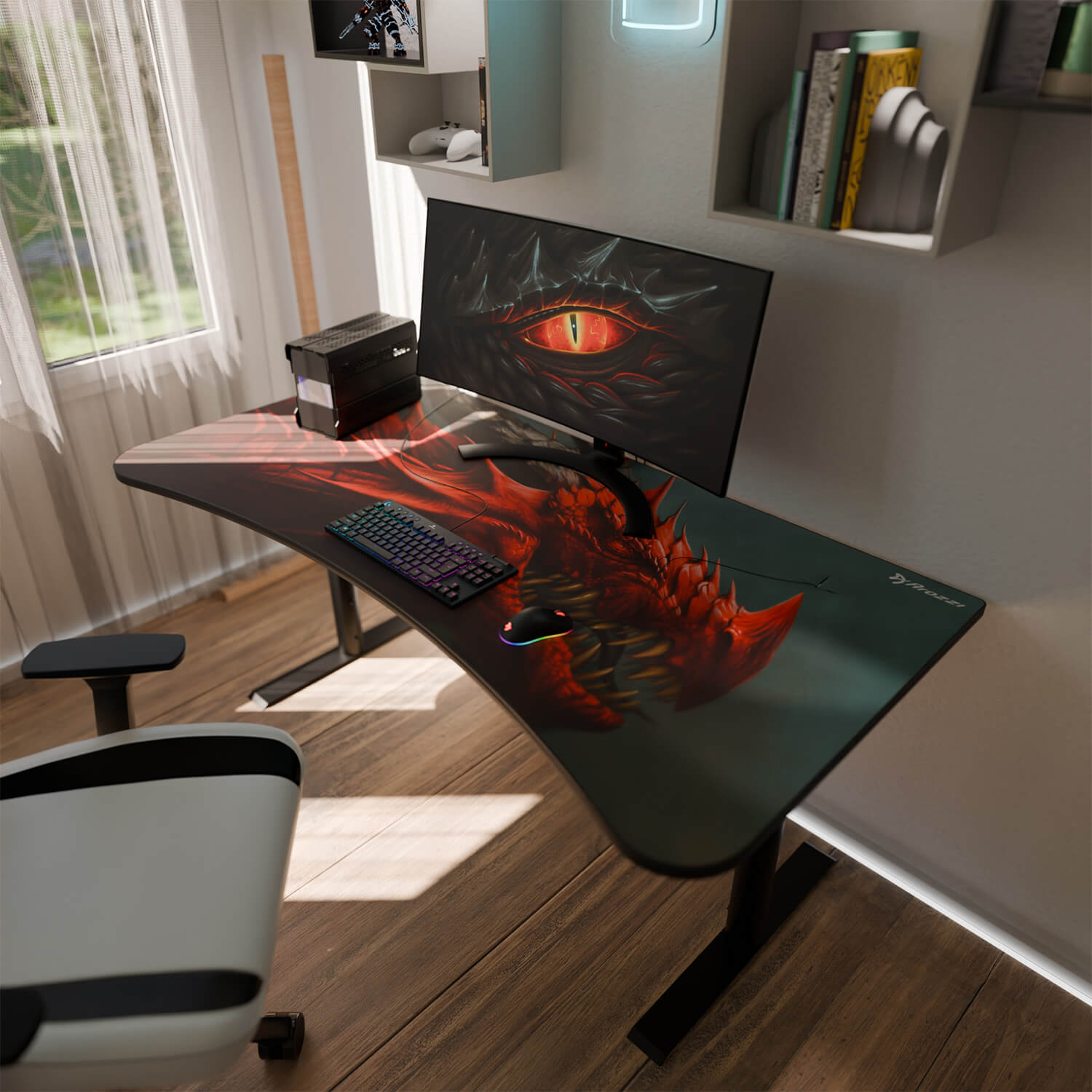 Scrivania da gaming con motivo di drago, tastiera, mouse, monitor e sedia.