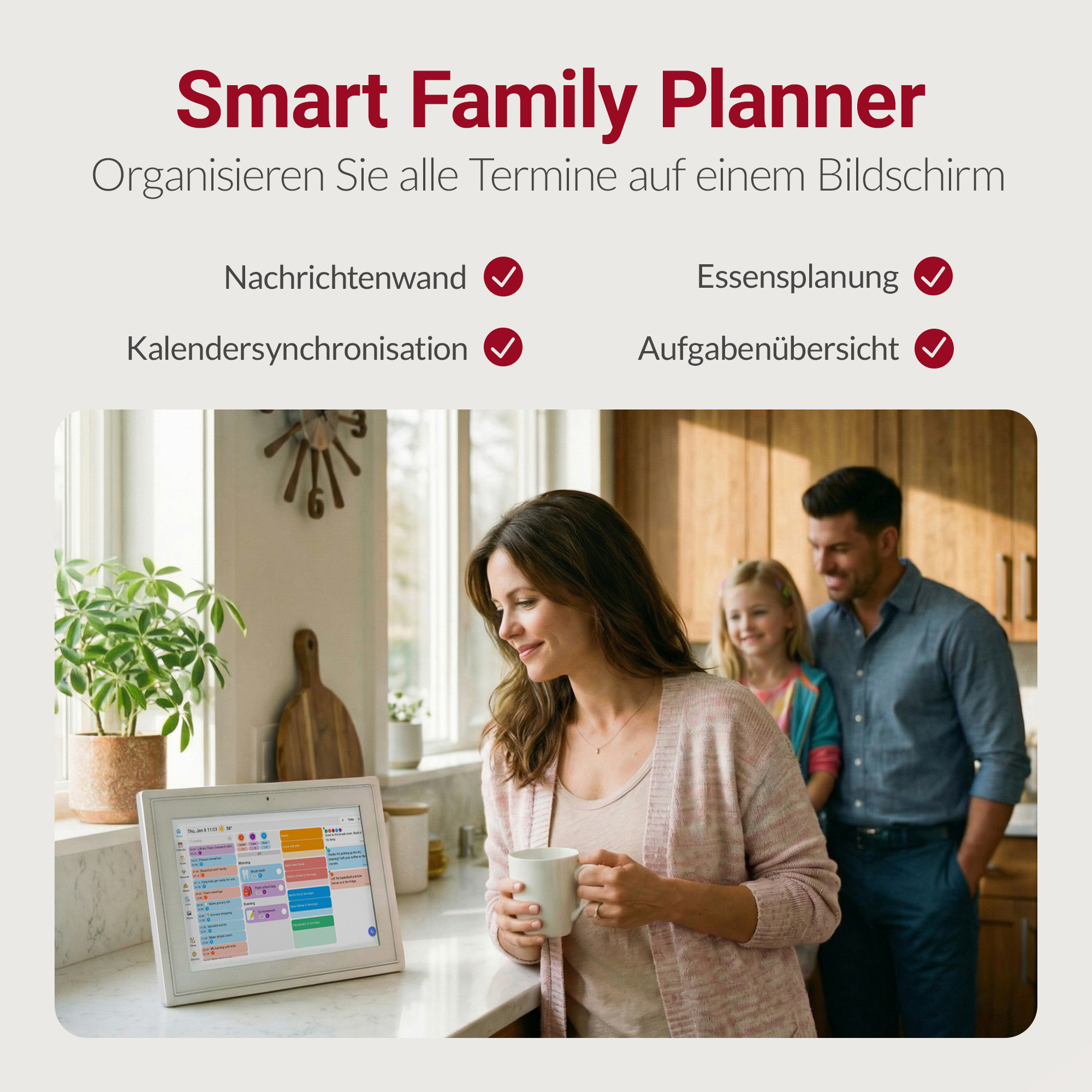 Familie vor einem Smart Family Planner Tablet mit Terminen.
