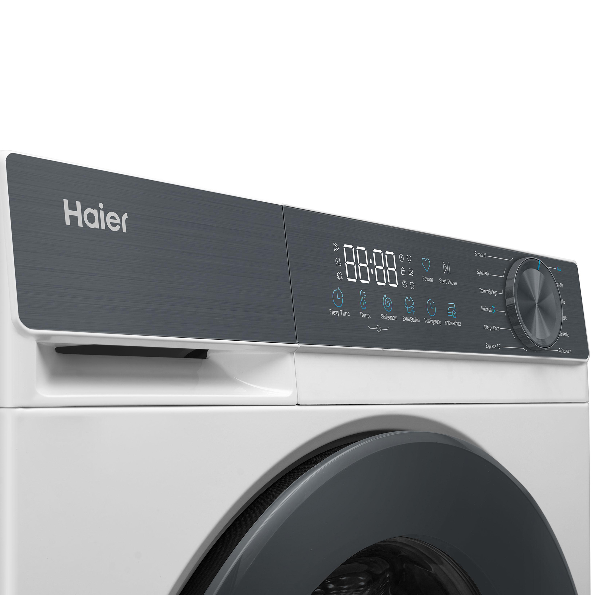 Nahaufnahme einer weißen Waschmaschine mit dunklem Bedienfeld und digitaler Anzeige.
