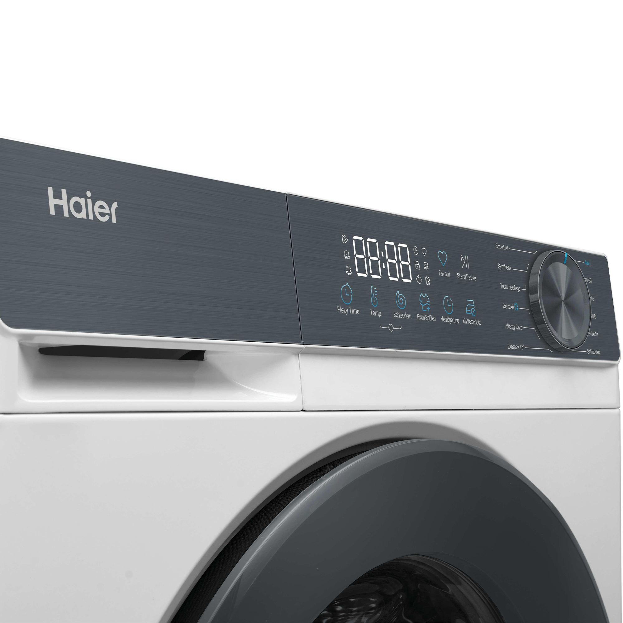 Haier Waschmaschine mit digitalem Display und Drehknopf. Zeigt Programme wie Synthetik, Trommelpflege, Refresh.