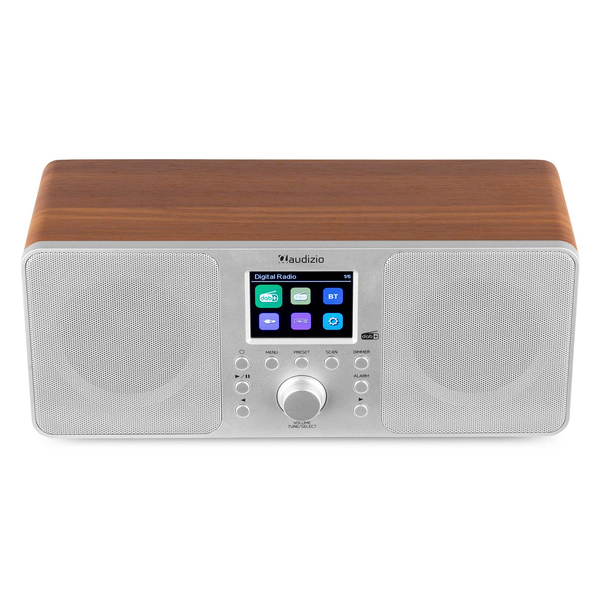 Ein silberner Digitalradio mit Holzgehäuse und Farbdisplay, Knöpfen und Drehregler.
