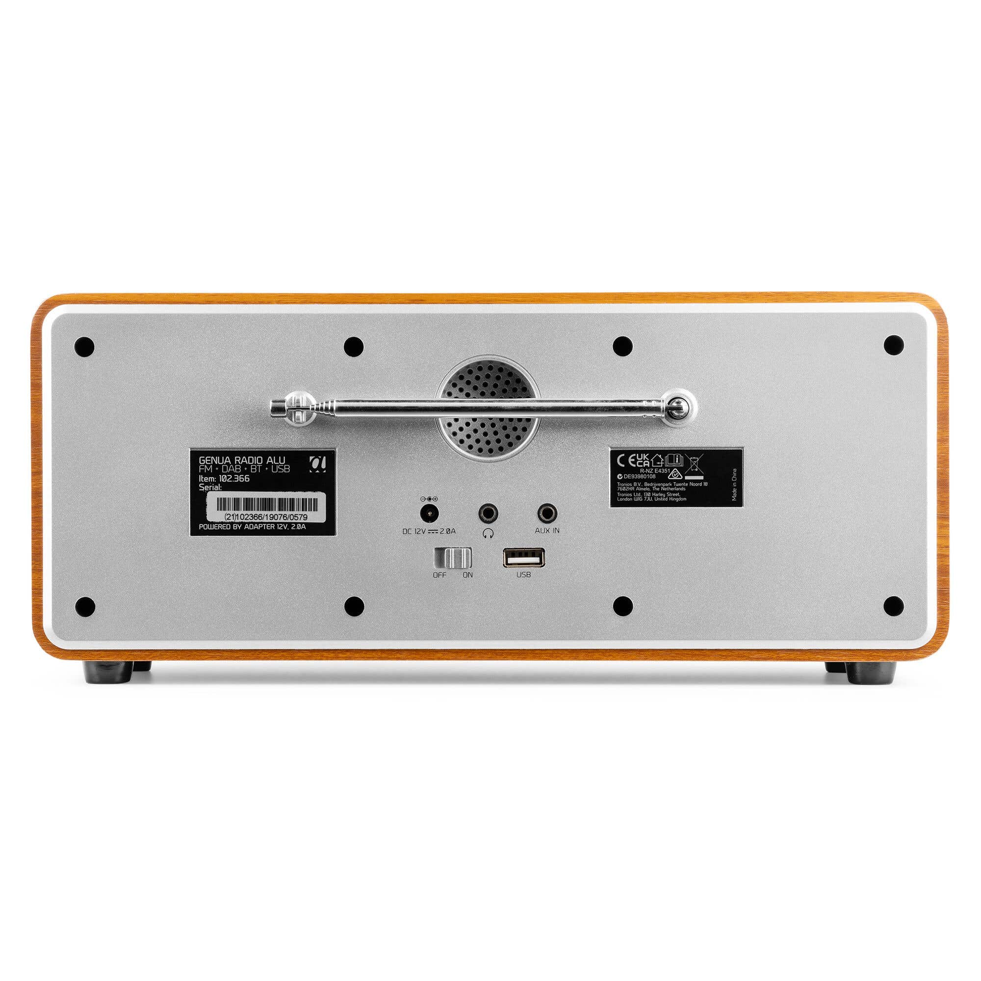 Rückseite eines Radios mit Holzgehäuse, silberner Platte, Antenne, Lautsprecher, USB.