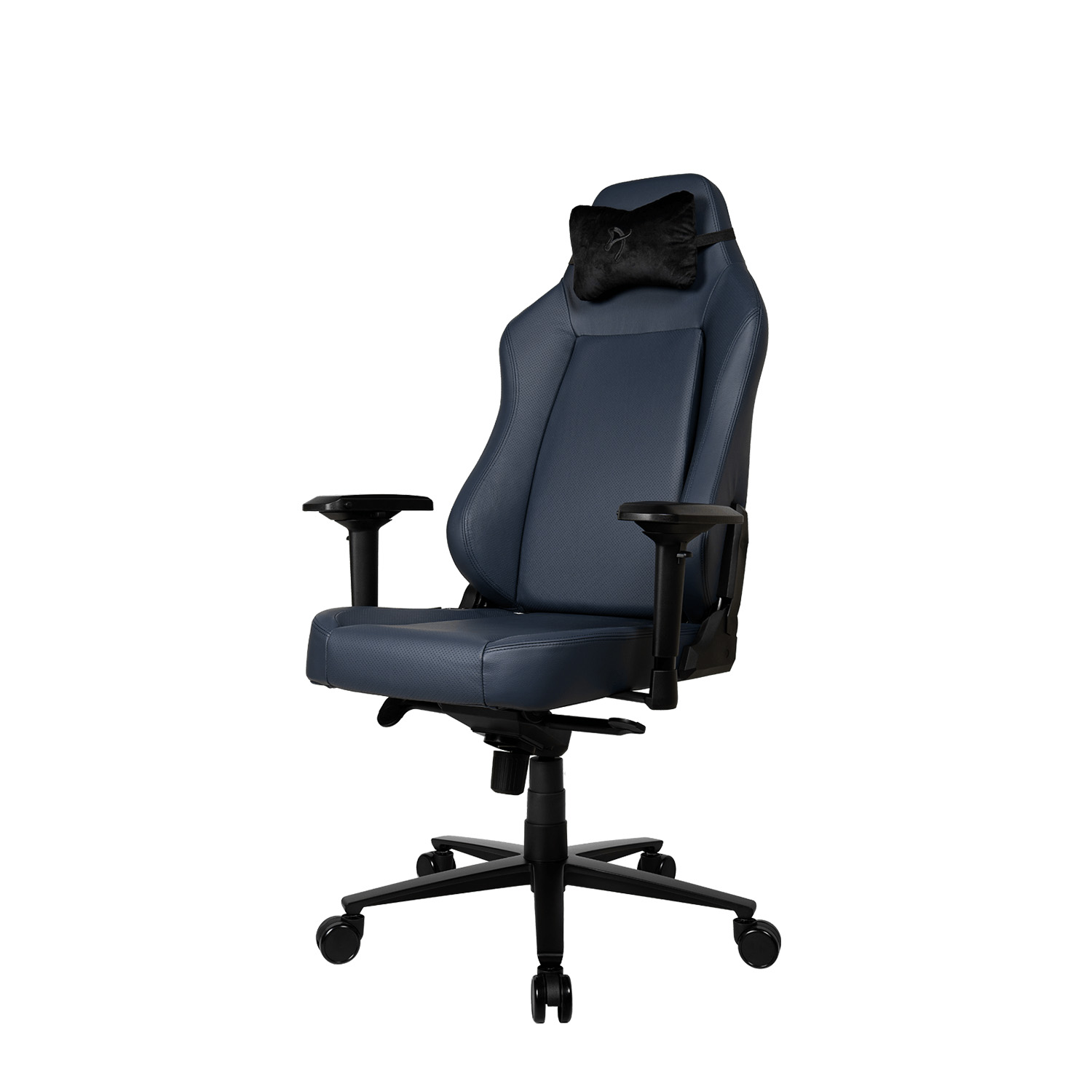 Una sedia da gaming blu navy con cuscino poggiatesta nero è mostrata su sfondo bianco.