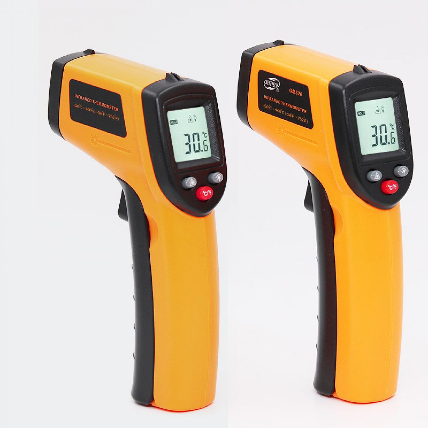 Zwei orange Infrarot-Thermometer mit digitalen Anzeigen, die 30,6 anzeigen.