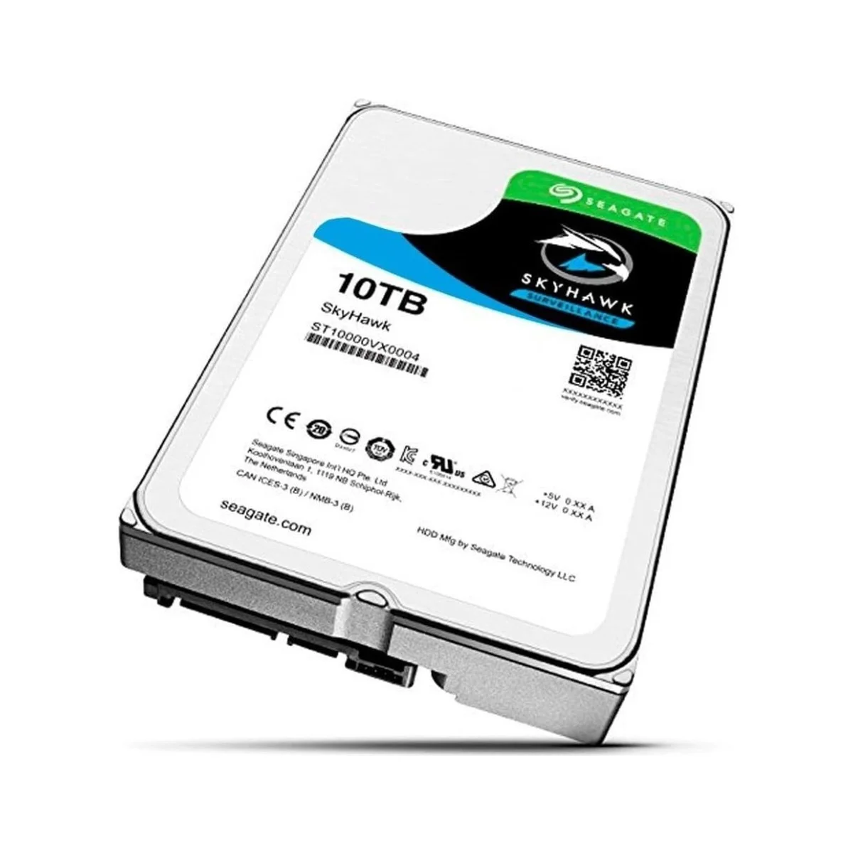 Un hard disk Seagate SkyHawk da 10TB con etichette, adesivi e codice QR.