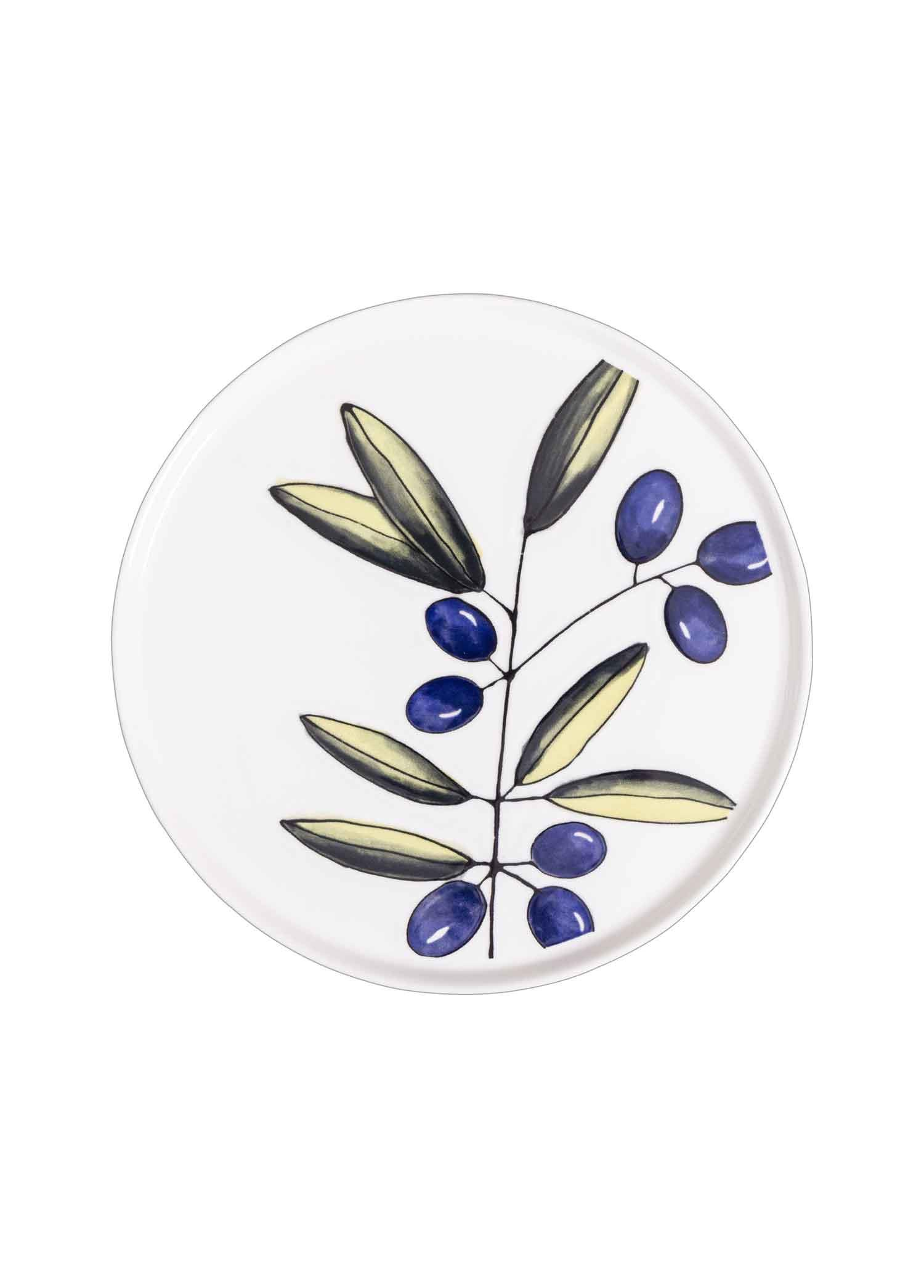 Mavi ve yeşil zeytin dalı tasarımlı beyaz tabak.