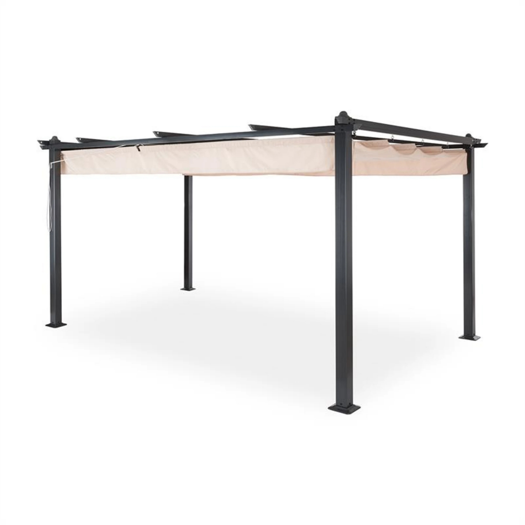 Una struttura per pergola scura con tettoia color crema su sfondo bianco.