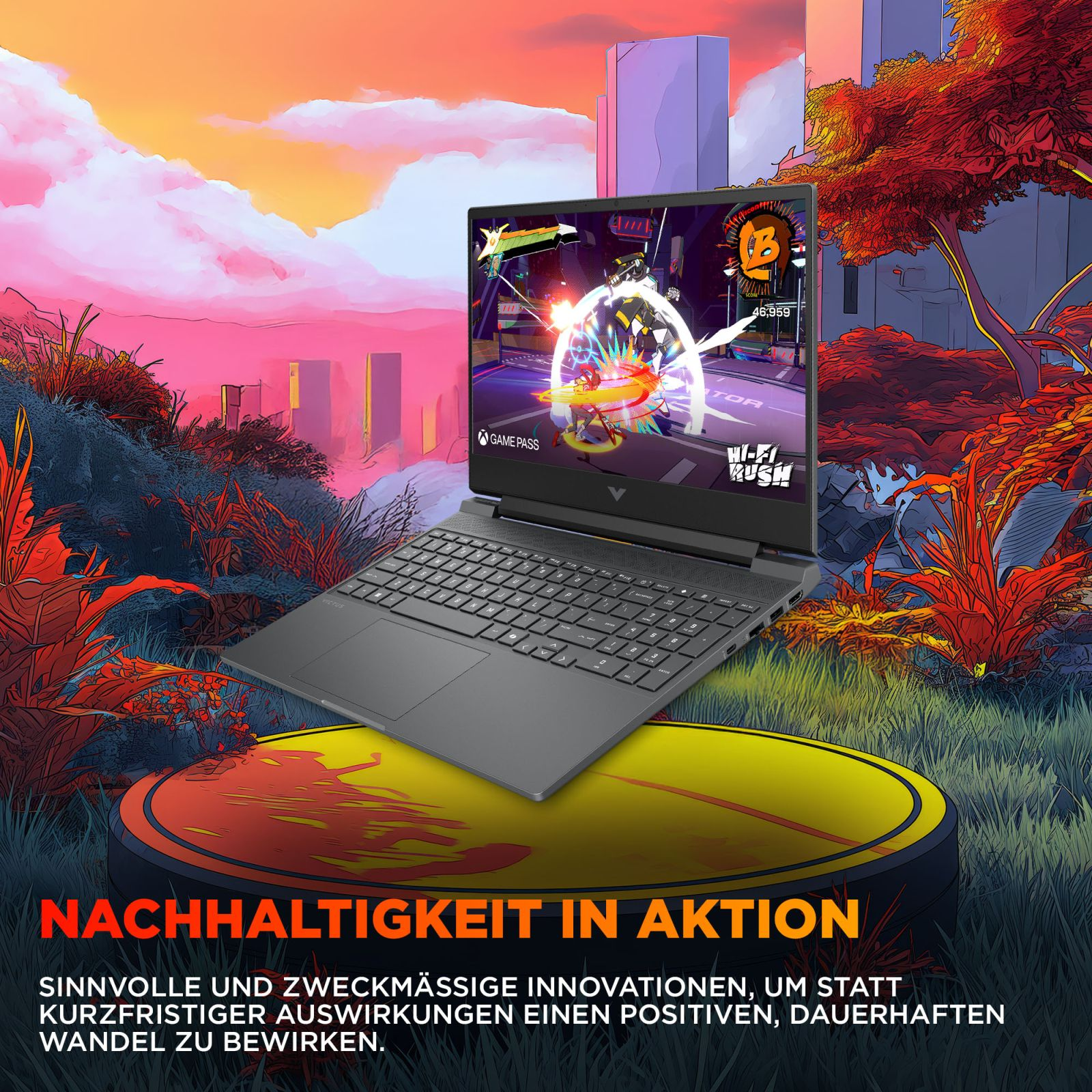 Laptop wyświetlający grę na tle tętniącego życiem miasta.