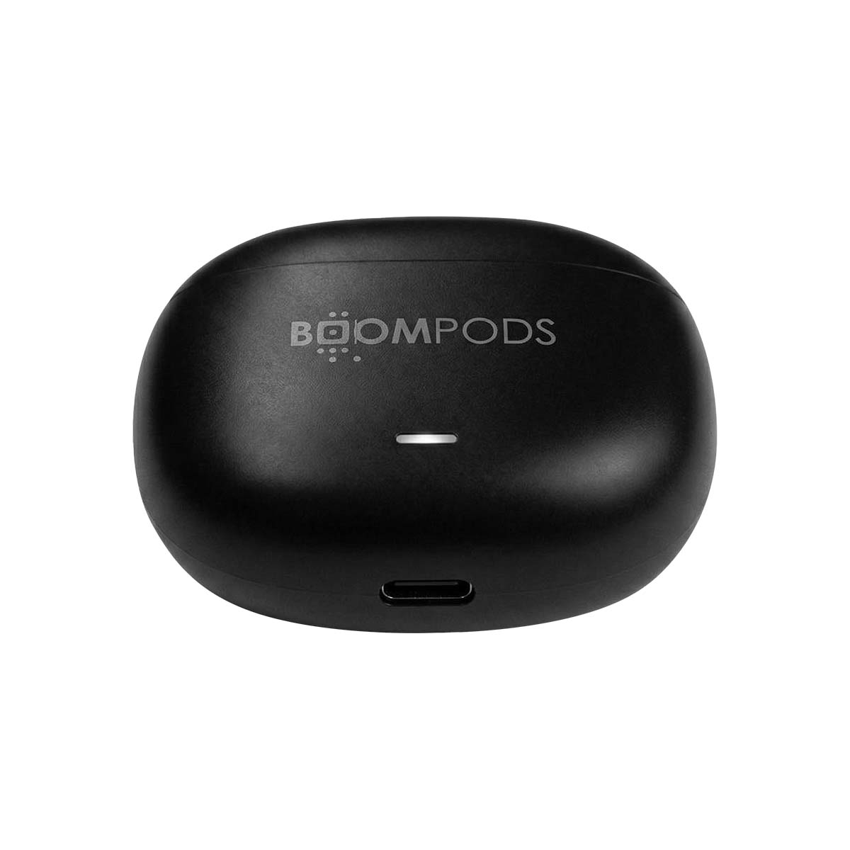 Custodia di ricarica nera per auricolari wireless con logo BOOMPODS e porta USB-C.