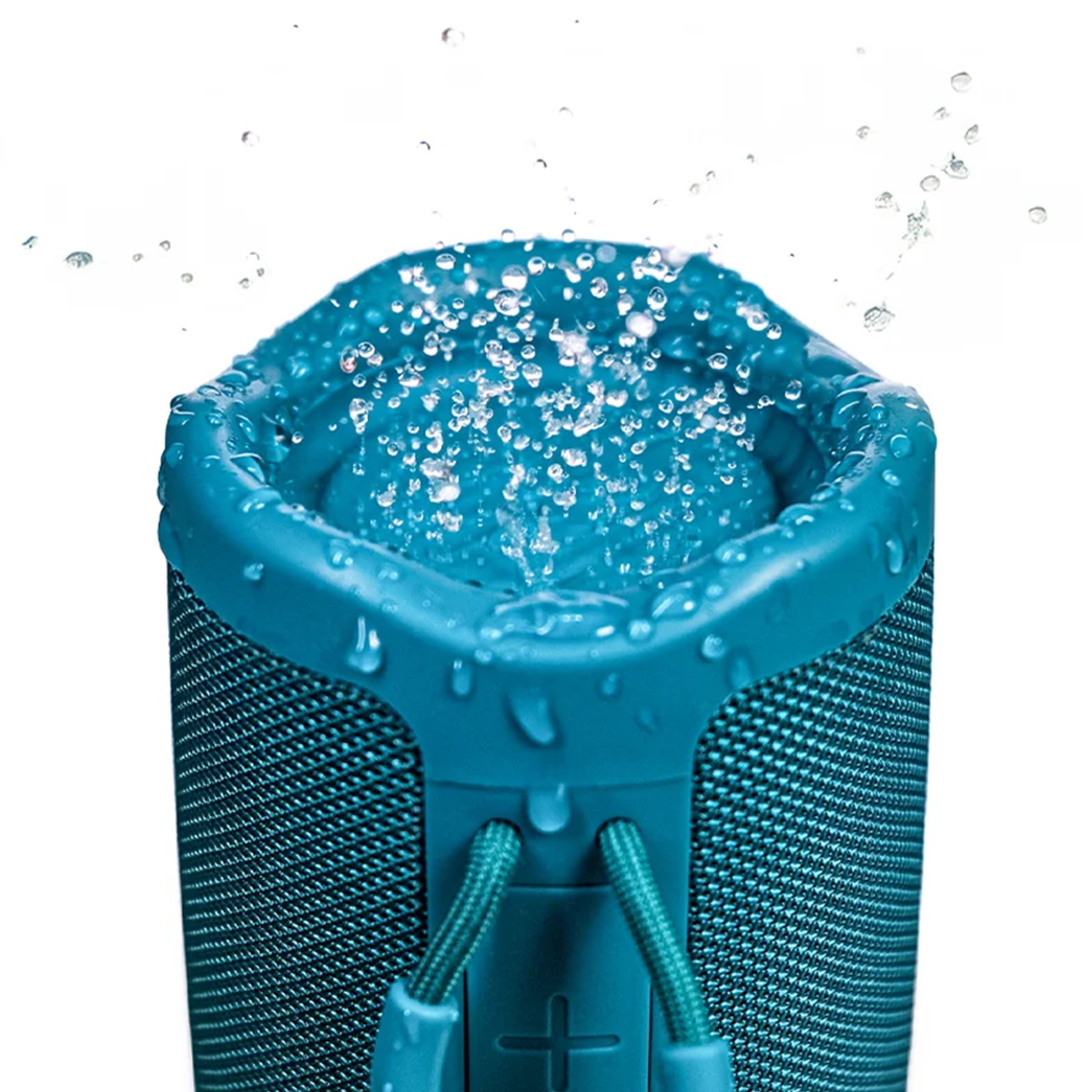 Un altoparlante blu con acqua che schizza su di esso.