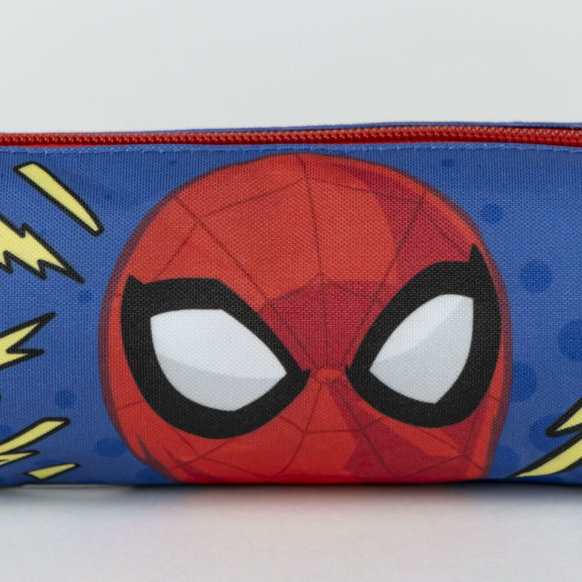 Blaues Federmäppchen mit Spiderman-Gesicht und gelben Blitzen.