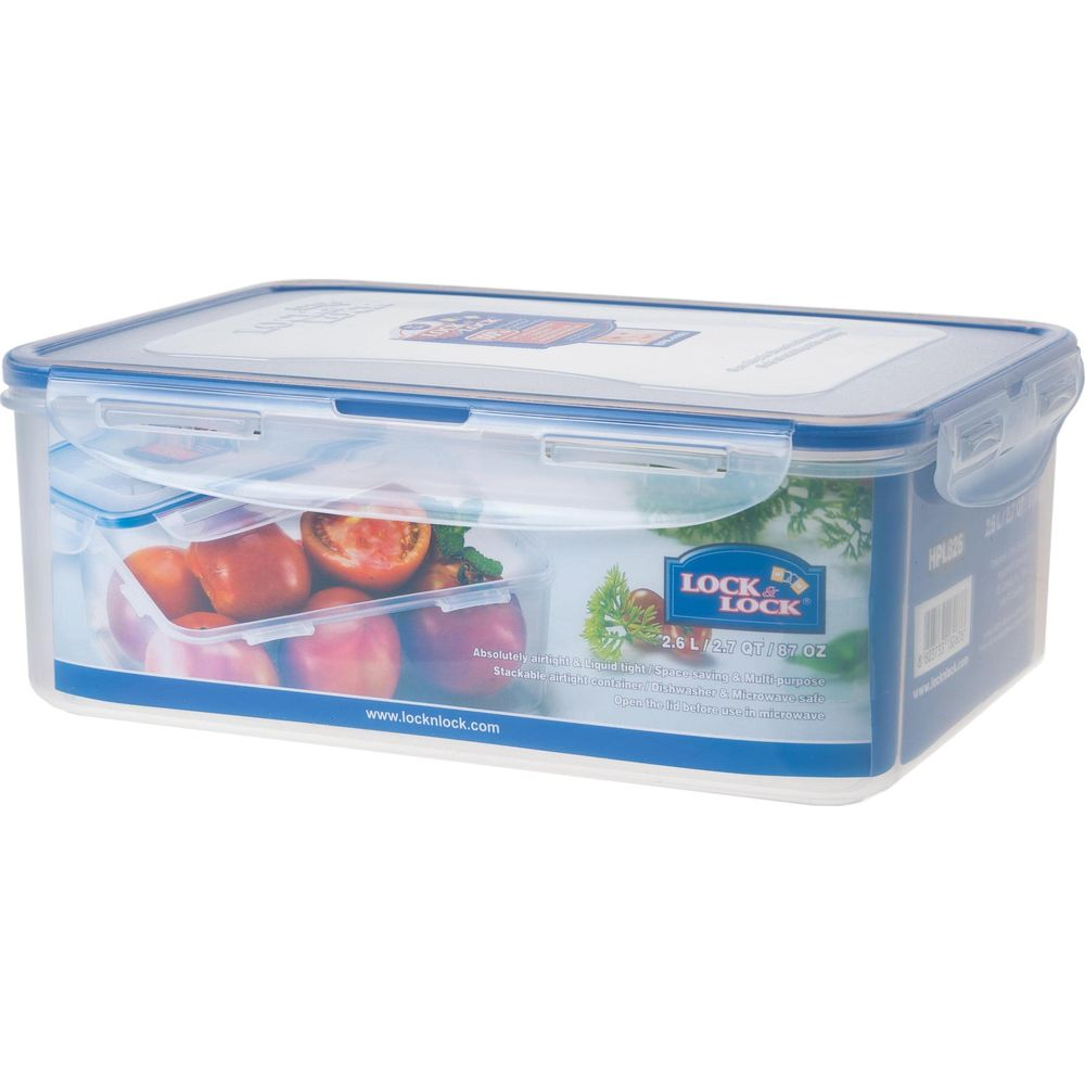 Contenitore alimentare Lock & Lock rettangolare trasparente con coperchio blu, pomodori dentro.
