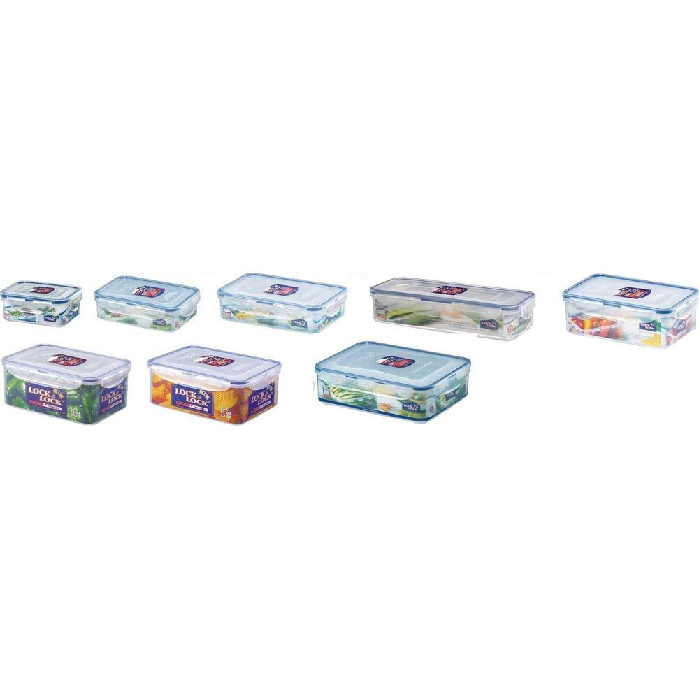 Vari contenitori trasparenti Lock&Lock con coperchi blu, pieni di cibo.