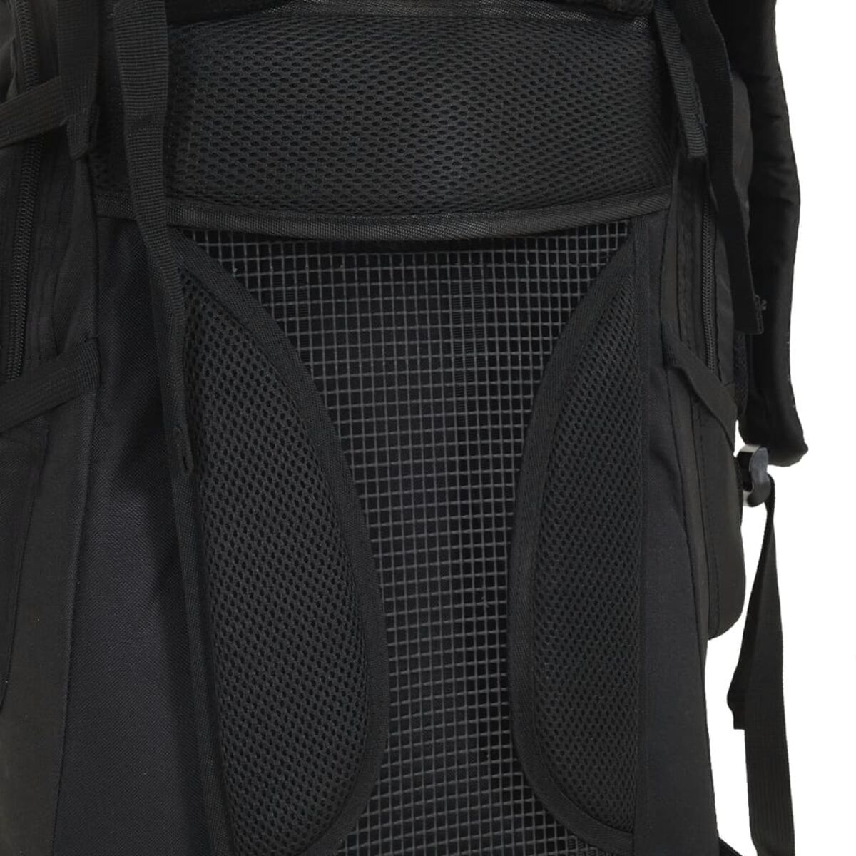 Nahaufnahme eines schwarzen Rucksacks mit Netzpolsterung am Rücken.
