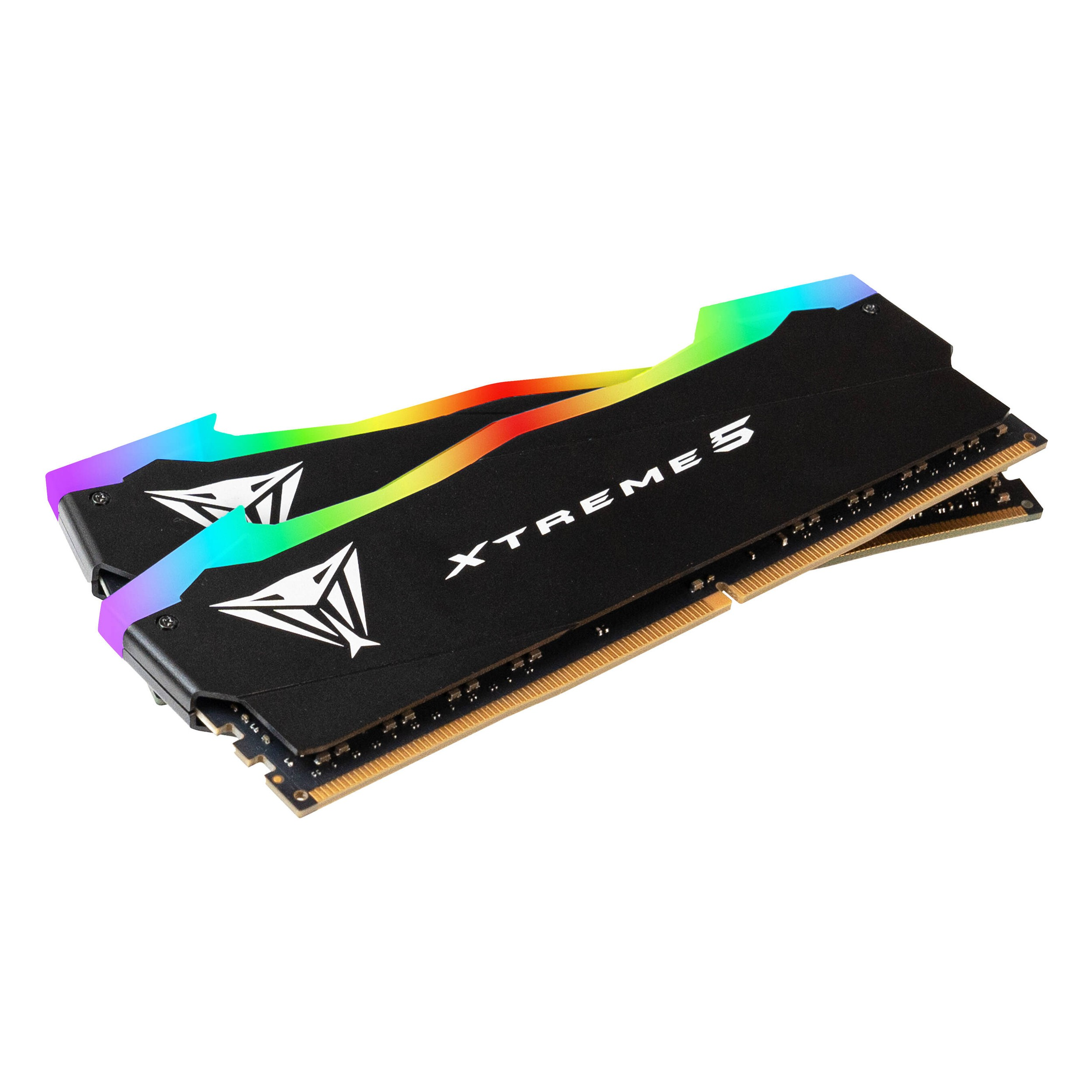 Due moduli RAM neri con illuminazione RGB e scritta "XTREME5".