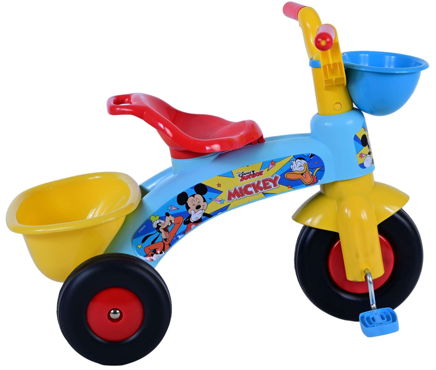 Ein blau-gelbes Micky-Maus-Dreirad mit rotem Sitz, blauem Lenkerkorb und gelbem Vorderkorb.