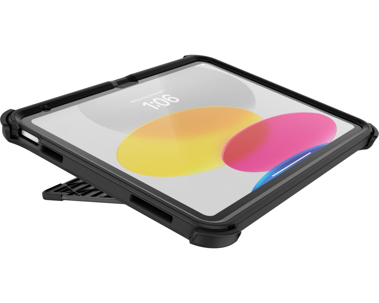 Schwarzes Tablet im robusten Gehäuse mit ausklappbarem Ständer, zeigt die Uhrzeit 1:06.