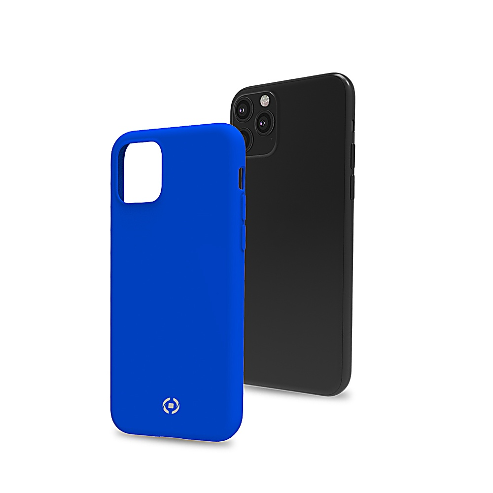 Una custodia blu si trova davanti a uno smartphone nero.
