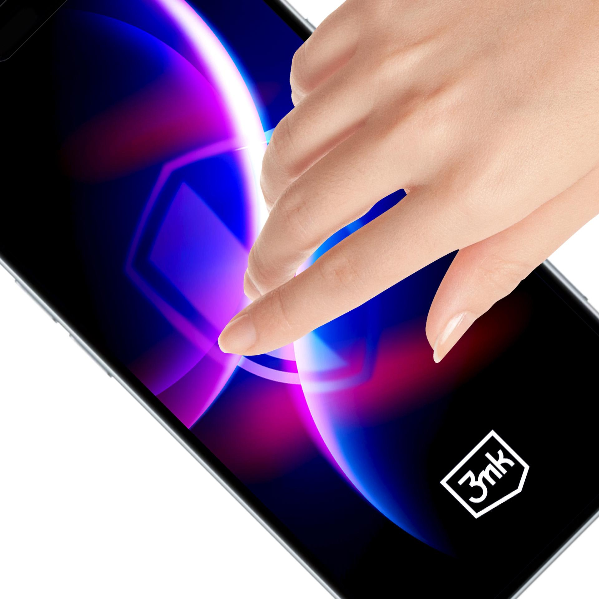 Dłoń dotyka ekranu smartfona z neonowym geometrycznym wzorem i logo.