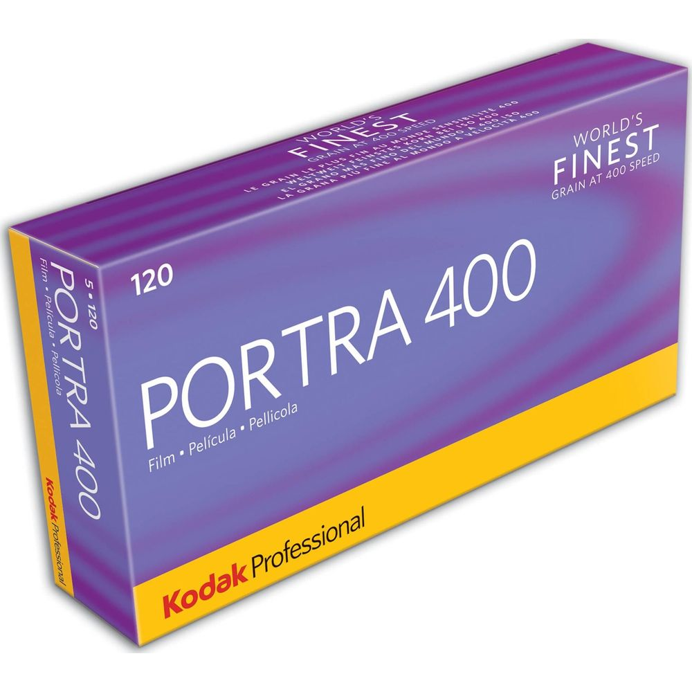 Una caja de película Kodak Portra 400 morada y amarilla con texto.