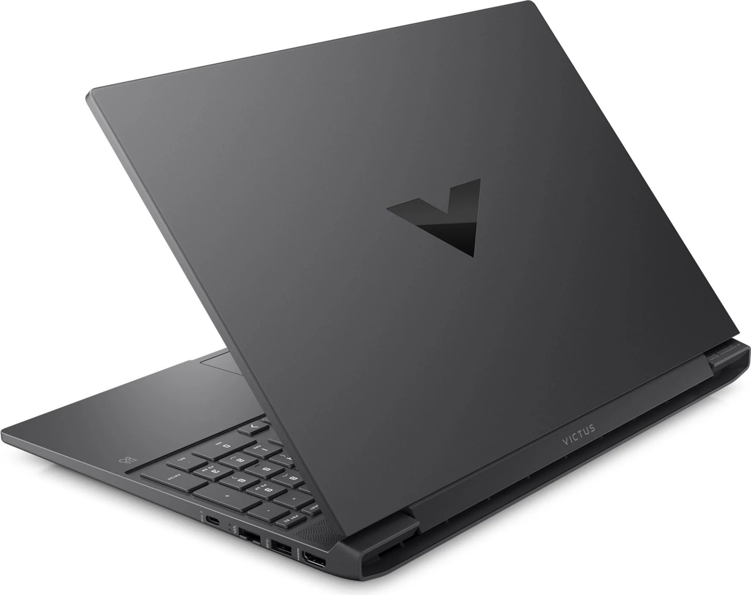 Koyu gri HP Victus dizüstü bilgisayar açık, klavye ve kapakta V logosu görünüyor.